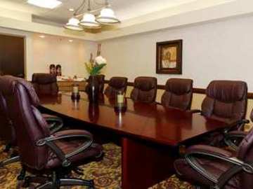 Embassy By Hilton Hotel El Paso
